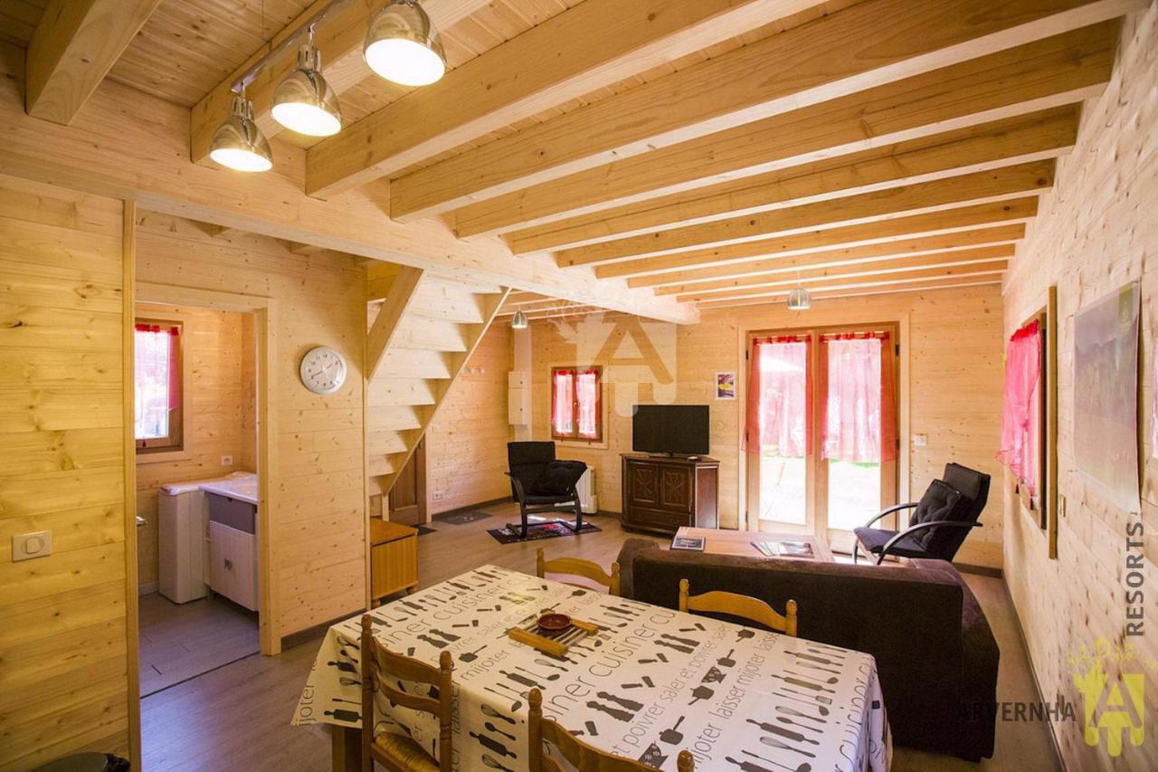 Chalet Des Noisettes Murol Exterior photo