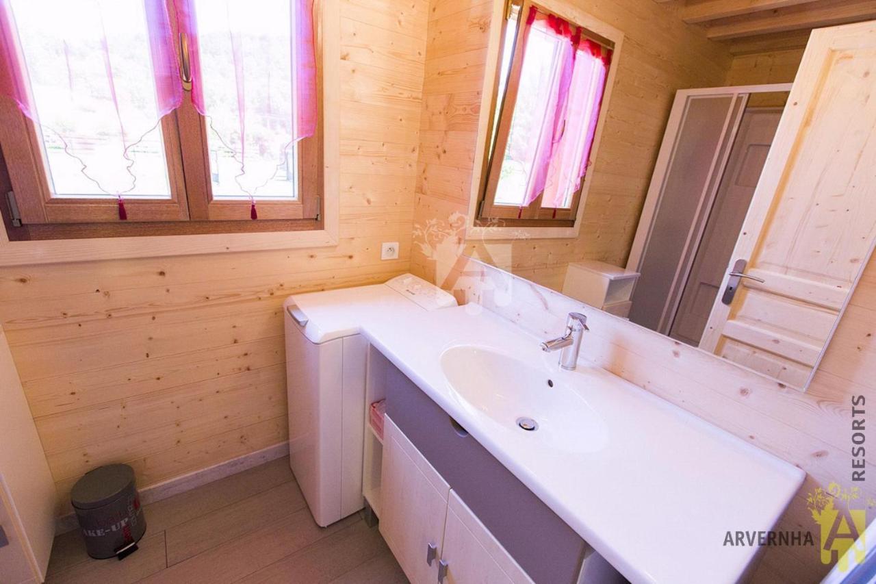 Chalet Des Noisettes Murol Exterior photo