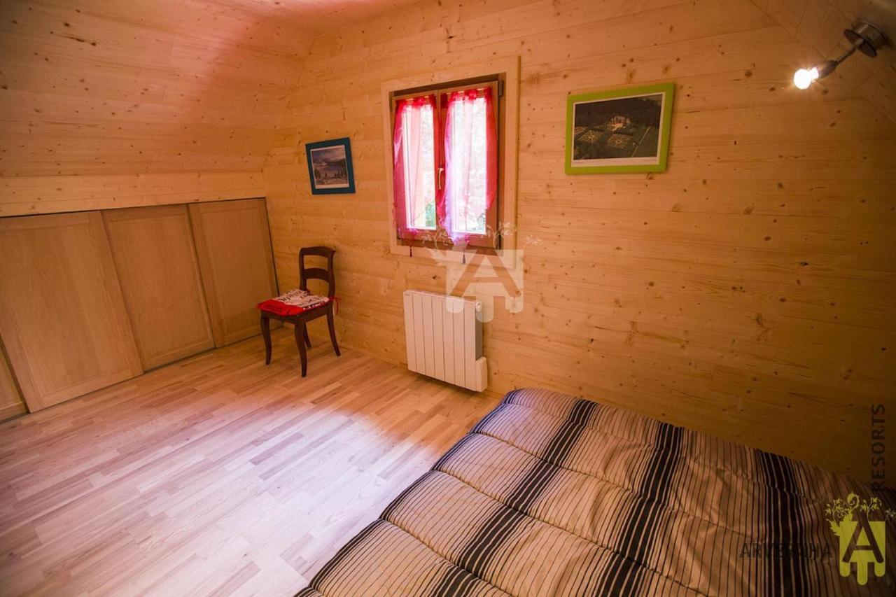 Chalet Des Noisettes Murol Exterior photo